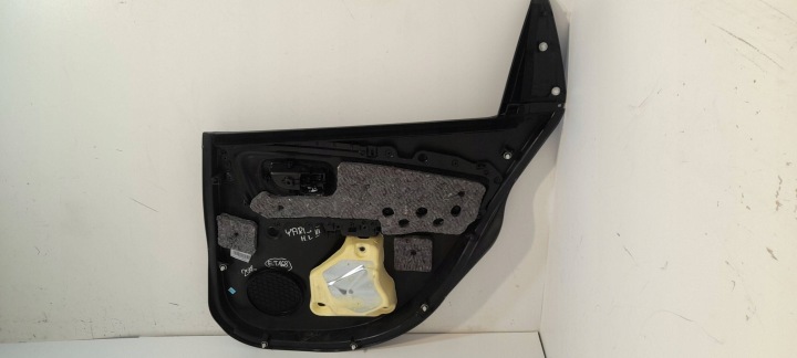 фото №10, Toyota yaris iii 2017-2020 карта заднее левое 676130d550 et168