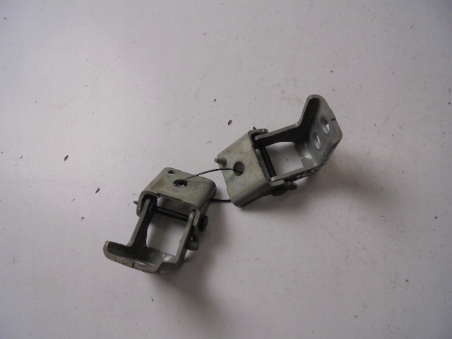 фото №1, Петли дверь левый перед peugeot 308 ii t9 hb 15 r kksd