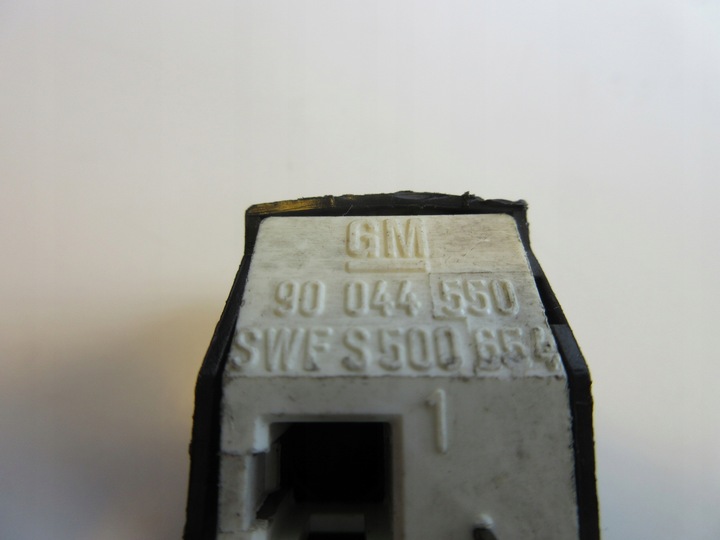 фото №6, Выключатель обогрева стекло opel rekord e monza 90044550