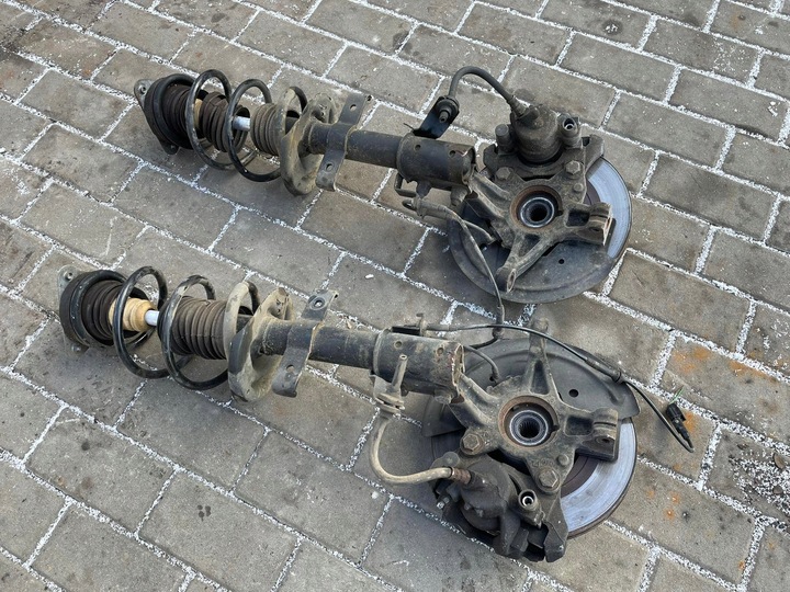 фото №1, Renault clio iv поворотный кулак левая правая перед