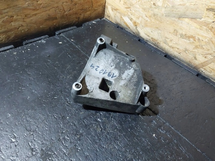 фото №13, Лапи / крепление компрессора кондиционера bmw 3 e46 323i m52b25tu 1432237