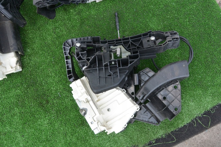 фото №12, Замок двері правий лівий перед зад mercedes w251 eu