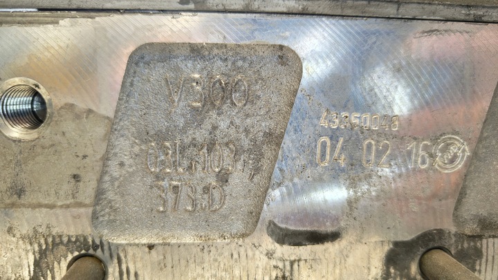 фото №5, Audi vw skoda 1.6 tdi cay 12r головка комплектная 03l103373a 03l103286a