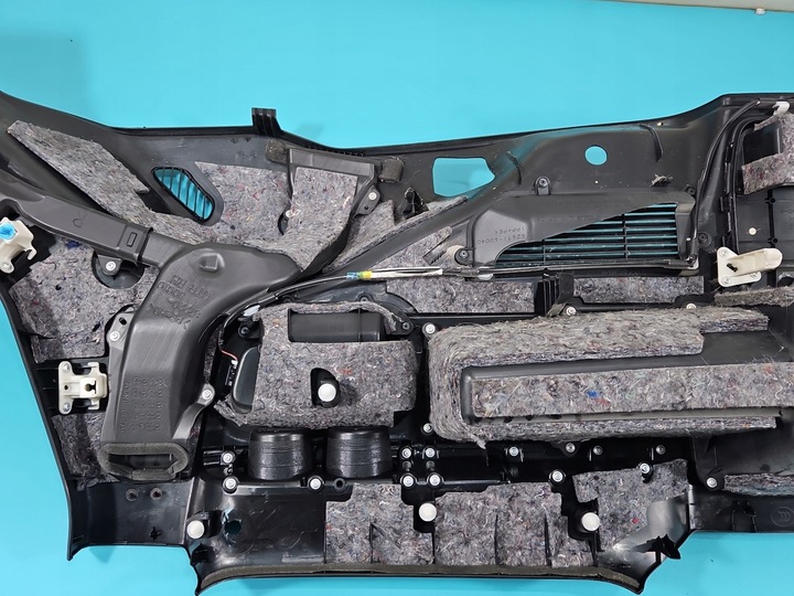 фото №12, Обивка багажника правая боковина toyota land cruiser 200 j200 07-