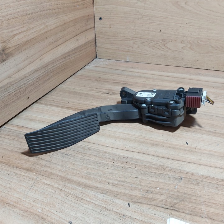 фото №1, Потенциометр газа signum 2.2 16v 9186724