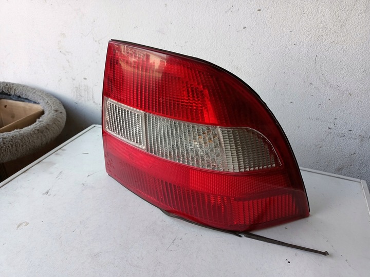 фото №3, Лампа правая зад opel vectra b sedan