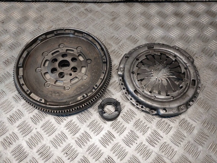 фото №1, Колесо двухмассовый + прижим + подшипник audi a3 8l рестайлинг 1.8 t