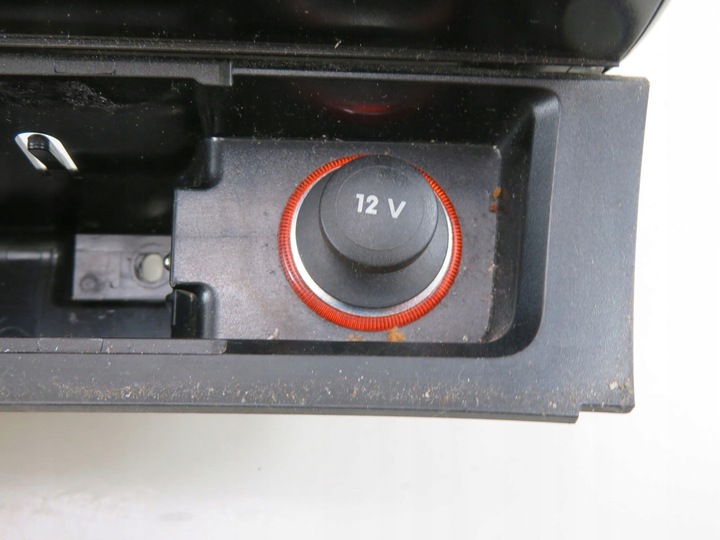 фото №8, Volkswagen passat b6 2007 3c0857961a пепельница панели распределительной