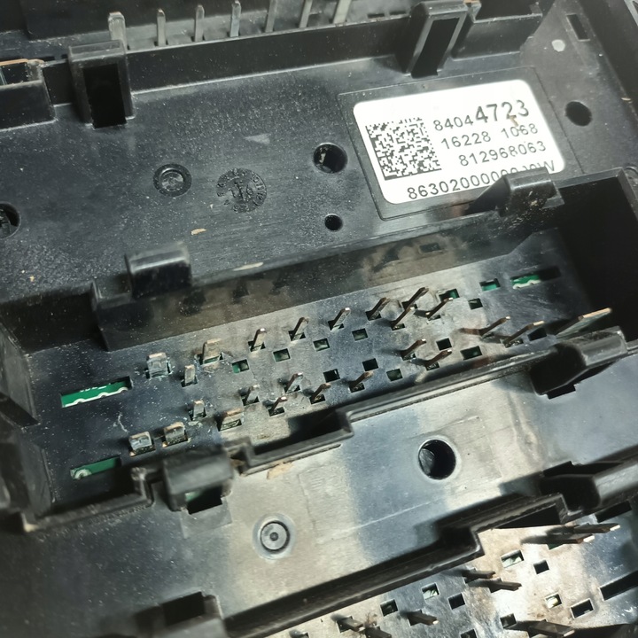 фото №8, Chevrolet camaro 16- коробка запобіжників 84044723 usa