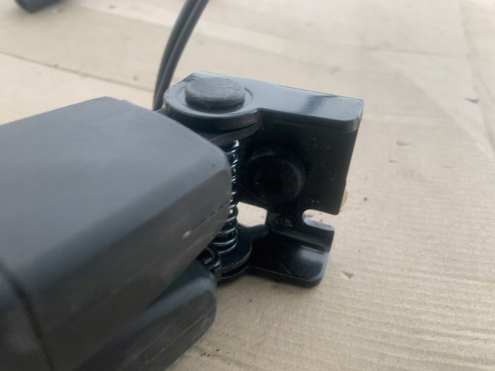 фото №8, Ford mustang mach-e rwd 75.7kwh застёжка ремня зад оригинал