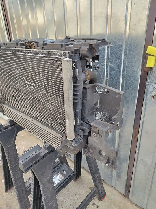 фото №10, Pas переднє радіатор renault megane 3 iii hb 1.5 dci k9k832 механічна коробка передач 08-2012