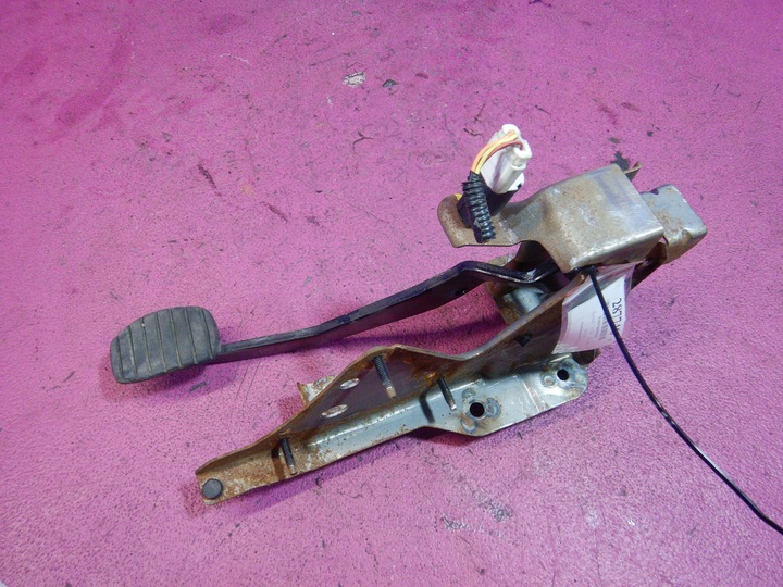 фото №1, Clio iii 05- 1.2 педаль тормоза датчик 8200711631