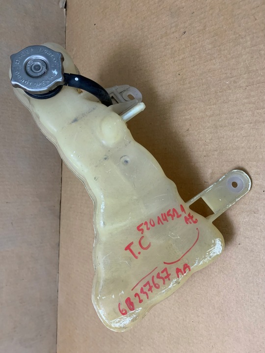 фото №1, 52014521ae chrysler 300c бак жидкости радиатор расширительный