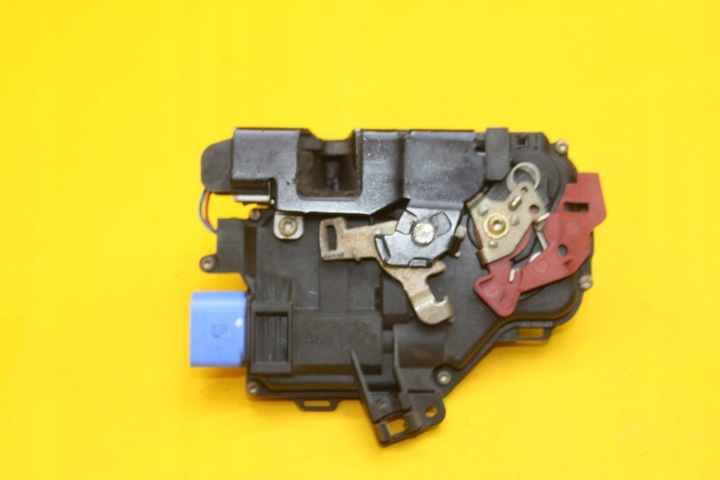 фото №2, Замок двері лівий перед audi a8 d3