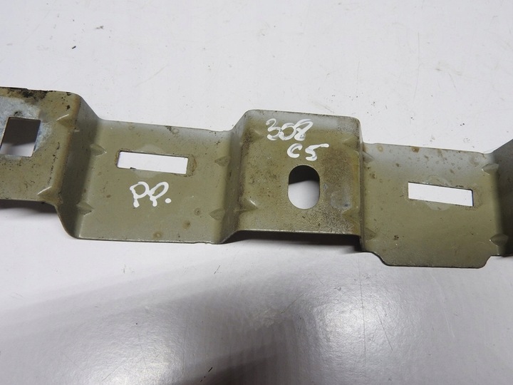 фото №5, Peugeot 308 t7 рестайлінг hb 11-13 кронштейн кріплення крила праві перед