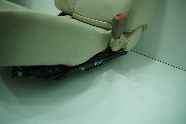 фото №7, Сиденье правые пассажира без гидроусилителя застёжки ремня - jaguar xk xk8 xkr x100 ned англичанин
