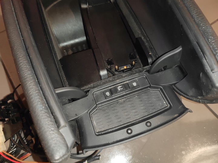 фото №10, Bmw 7 f01 f02 подлокотник бардачок телефон чёрный кожа состояние bdb