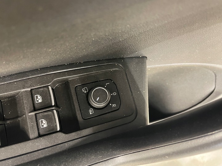 фото №5, Боковина обивка дверь левый правые перед vw t-roc 2ga материал