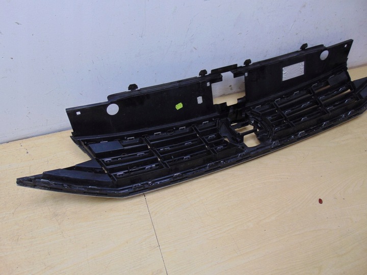 фото №10, Решётка решётка радиатора vw passat b8 оригинал 3g0853653k
