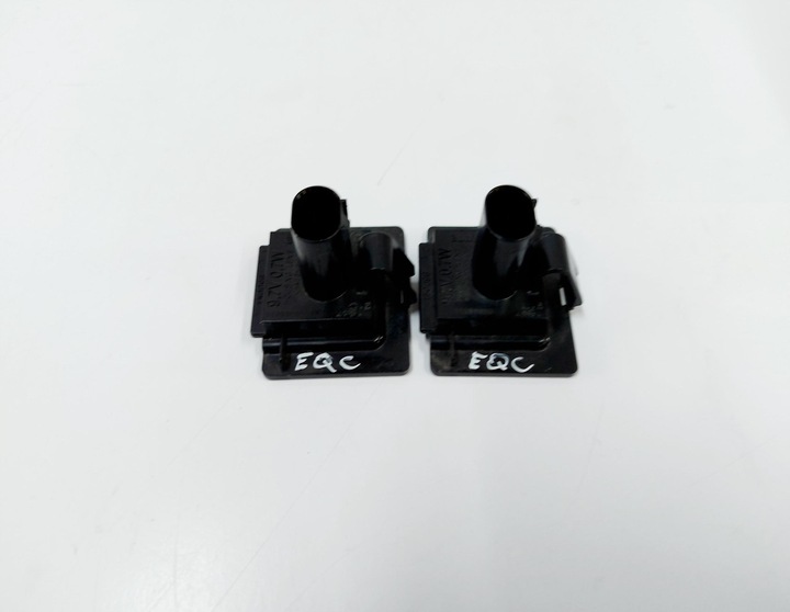 фото №1, Mercedes eqc n293 w293 21r. лампочки освещение номерного знака a0999068400