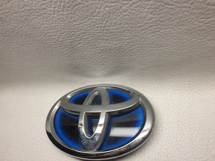 фото №7, Toyota prius+ prius plus 11-17 знак емблема w кришка зад 90975-02196