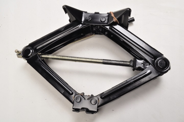 фото №9, Volvo v40 ii набор домкрат подъемник ключ ушко 31381882 31381637 31362159