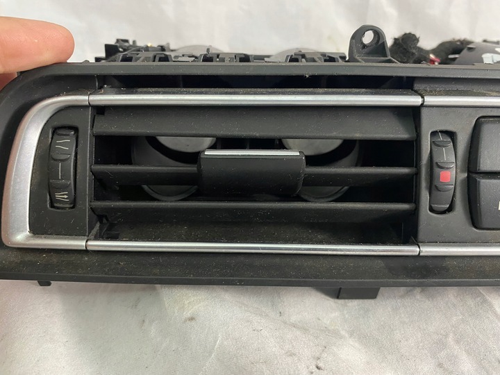 фото №10, Решітка повітропровід панелі середня oem 9115859