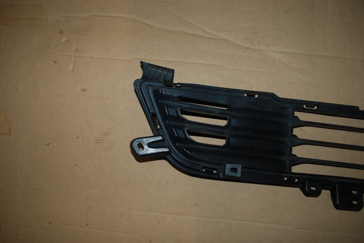 фото №7, Решётка бампера средняя перед mitsubishi outlander iii 3 6402a233