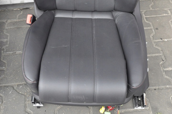 фото №13, Bentley bentayga прокладка интерьера сиденья диван обшивки кожа