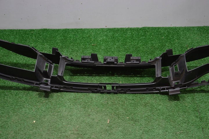 фото №12, Решітка середня бампер перед porsche taycan 9j1807683c