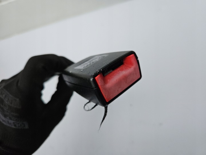 фото №3, Застёжка застёжка ремня левая правая audi a6 c7 4g a7 a4 b8