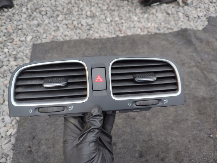 фото №9, Решітка повітропровід середня volkswagen golf vi 5k0815736d