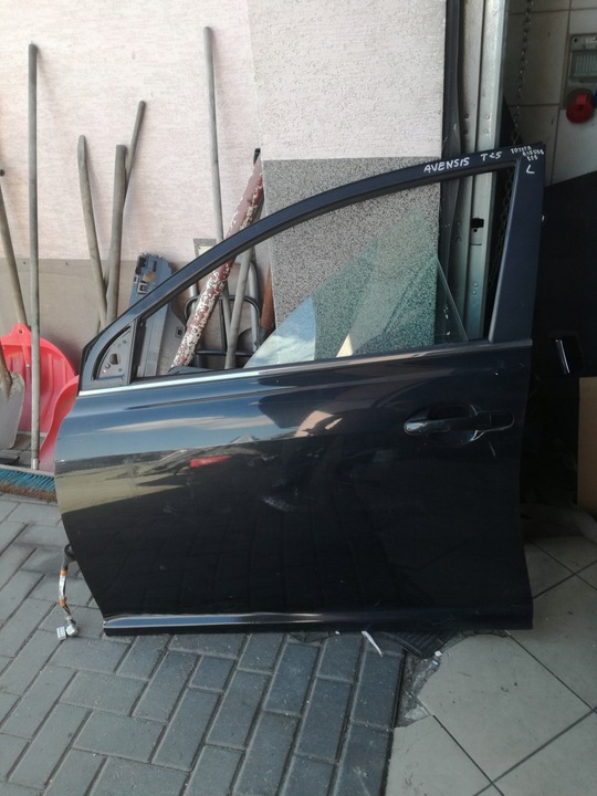 фото №1, Toyota avensis t25 дверь левая передние