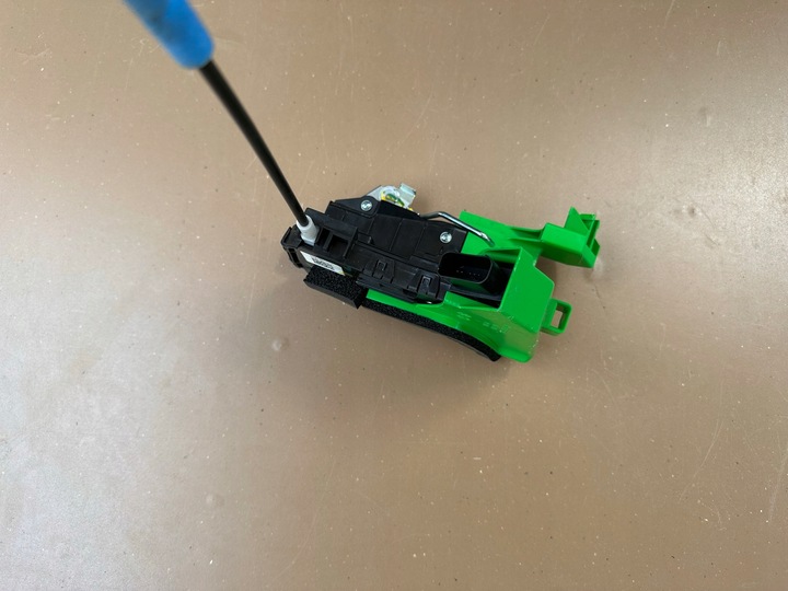 фото №5, Hyundai tucson 4 iv 20r- замок дверь правый зад