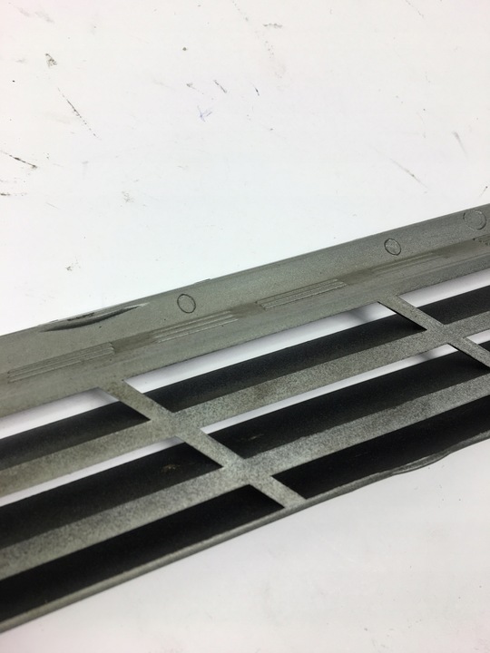 фото №9, Решётка правая впуск воздуха кузов стойка c mercedes w201 190 2016980289