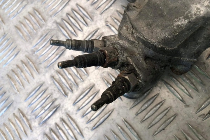 фото №9, Корпус термостата vw bora 1j2 038121133a 2.3l бензин 110kw 2000