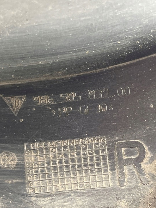 фото №6, Porsche boxster 986 1998 правая сторона подкрылок задние 98650583200