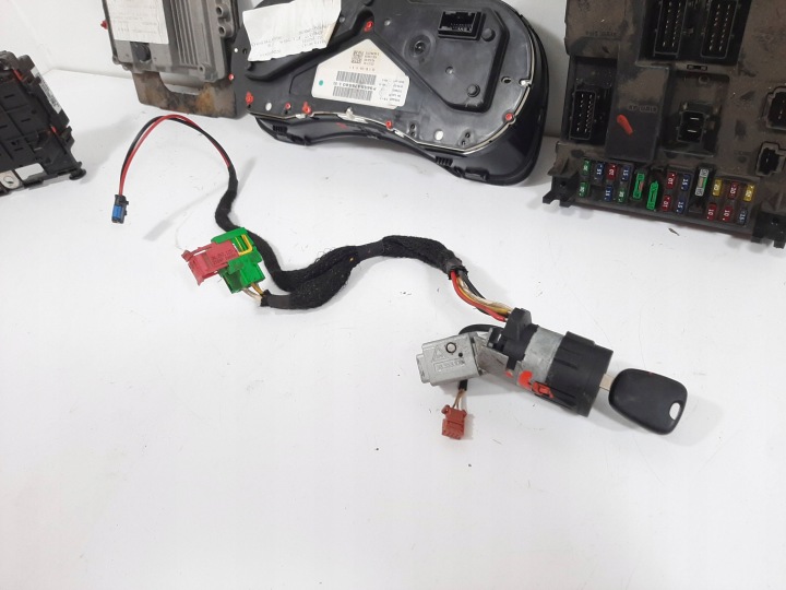 фото №15, Peugeot 307 sw 1.6hdi 05r блок управления двигателем (ecu) комплект 0281011234 9655698280