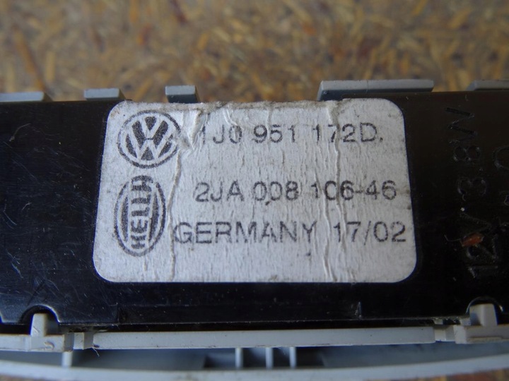 фото №9, Golf iv bora лампа стеля зад задня права датчик сірий 1j0951172d