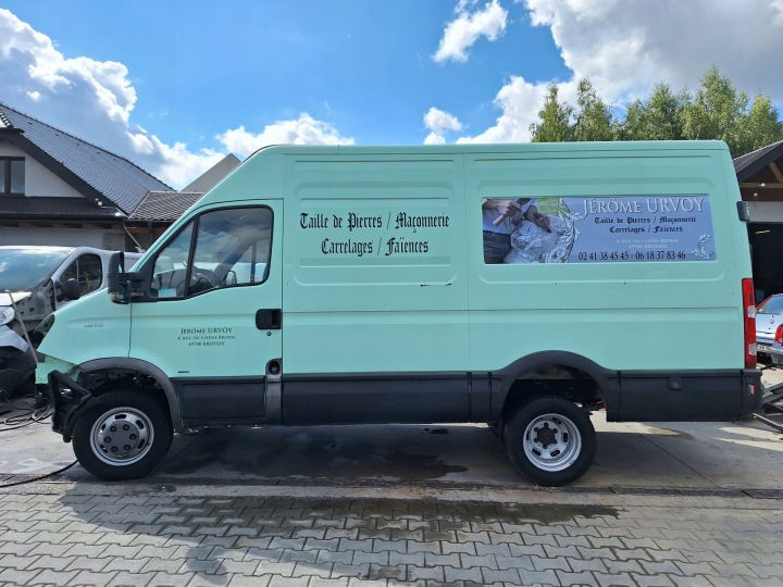 фото №11, Iveco daily 3 iii 4 iv 35c15 06- бампер подножка градус зад заднее
