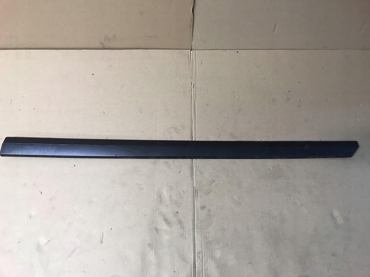 фото №1, Passat b8 планка двері правий перед 3g0854940l