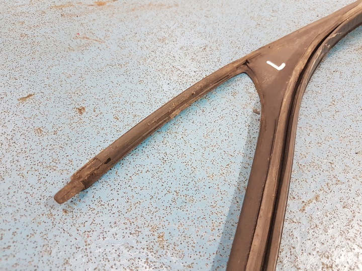 фото №5, Bmw e36 sedan прокладка дверь левых