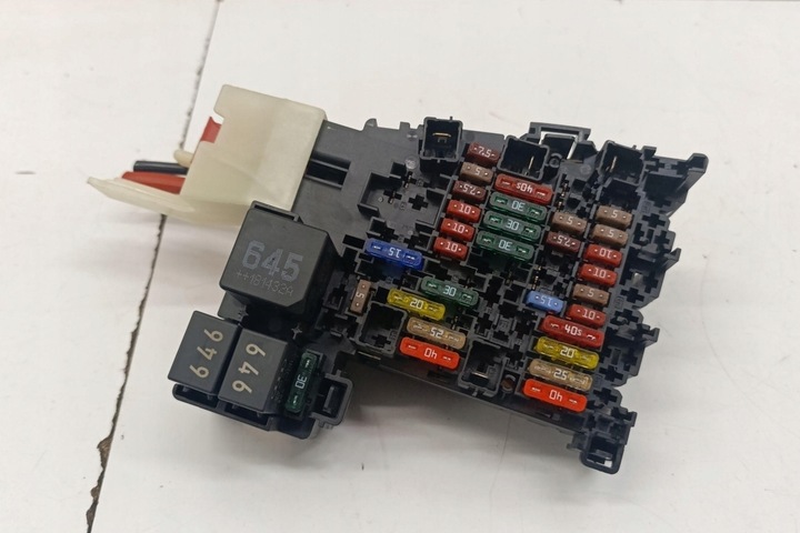 фото №1, Коробка предохранителей vw golf vii 5g1, bq1, be1, be2 5q0937615c 1.98l