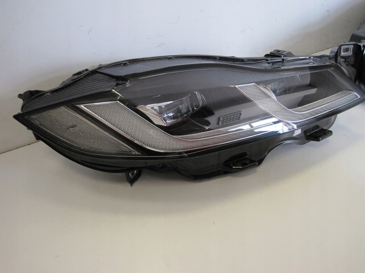 фото №11, Лампа повний led jaguar f pace рестайлінг mk83-13w029-ee права