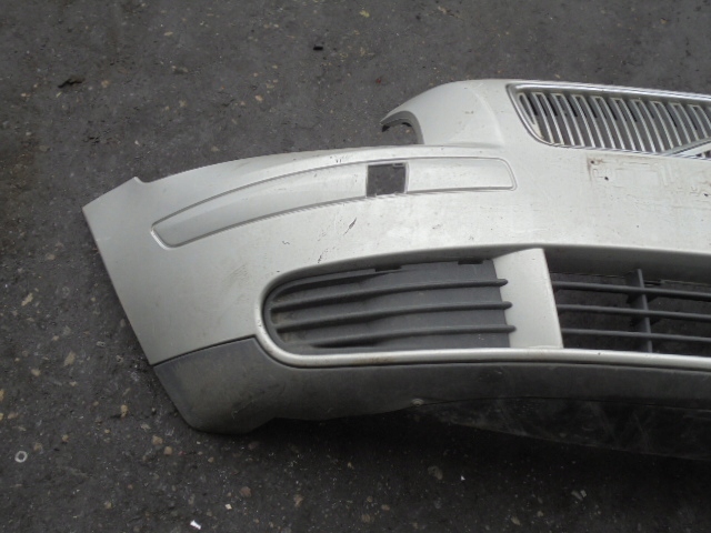 фото №10, Volvo v50 04-07 бампер перед переднє решітка 30657005