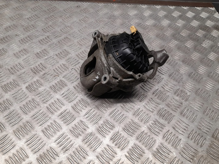 фото №6, Audi q7 4m 4m0199372fe з спереди кронштейны i лапы