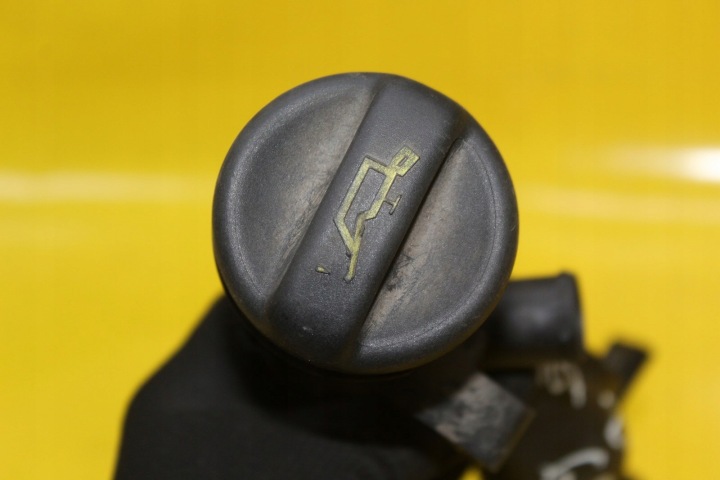фото №6, Заливная горловина масла 9645661680 peugeot 407 2.0 hdi