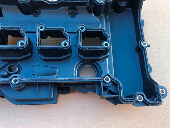 фото №10, Крышка клапанов a2710101730 do mercedes benz w204 w212 w207 a207 r172