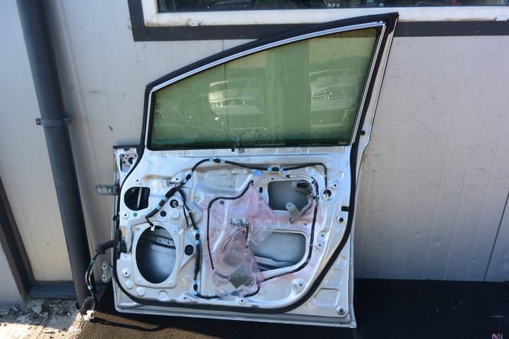 фото №13, Дверь правые перед стекло петли жгут 1f7 toyota prius plus + комплект