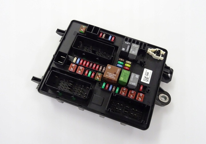 фото №1, 2016+ cadillac cts-v корпус коробка предохранителей